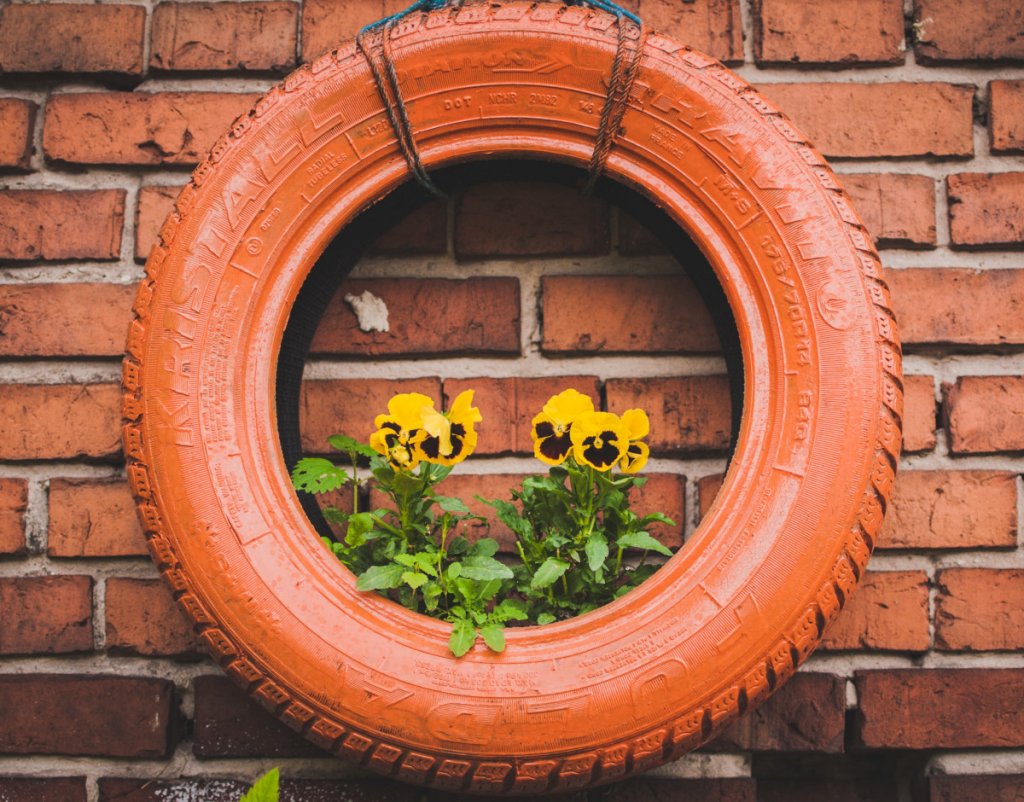 recycled tyre planter
